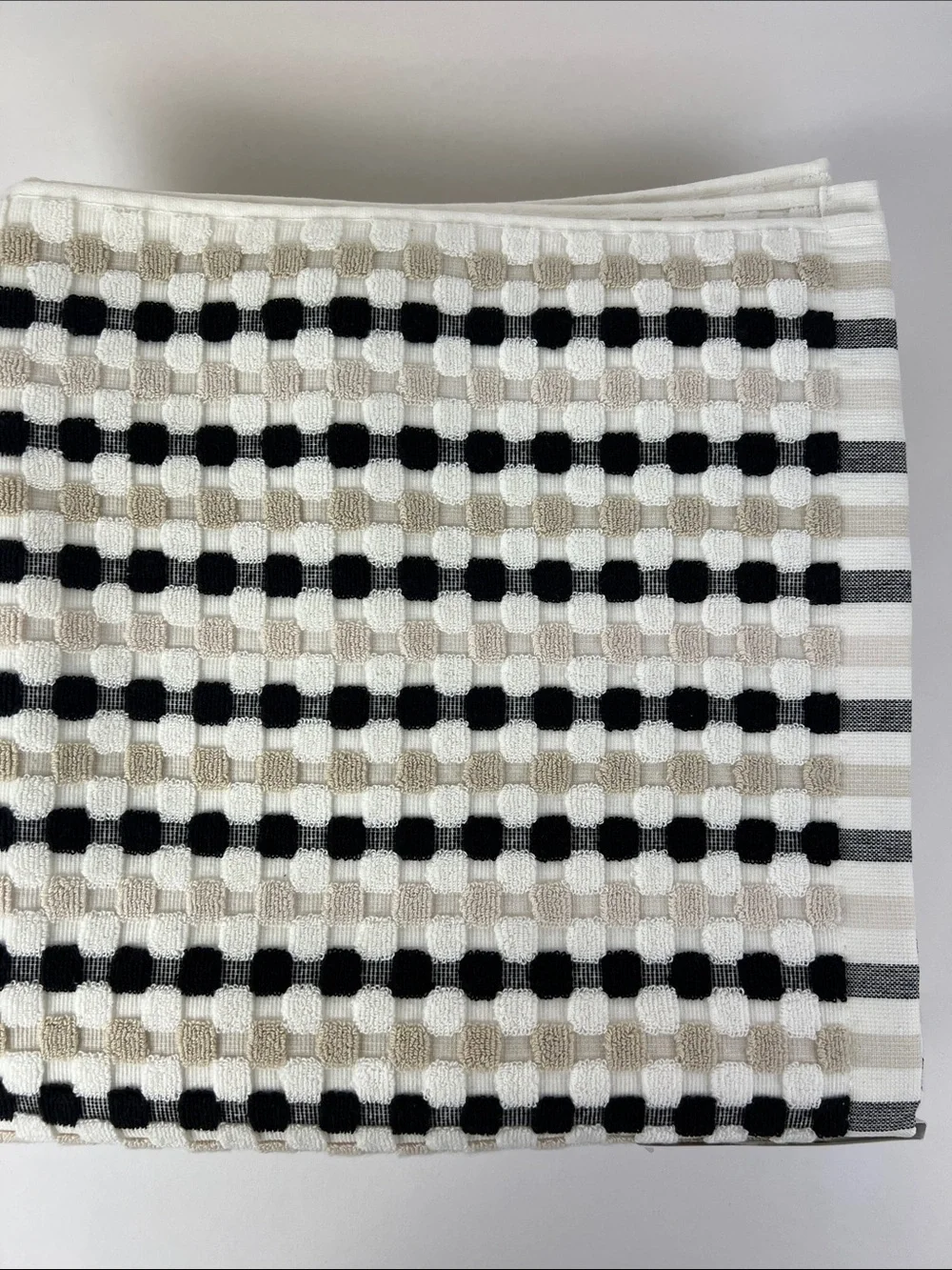 DKNY Maya Bath Towels Checkered Black Tan White 100% Cotton Set of 2 NEW